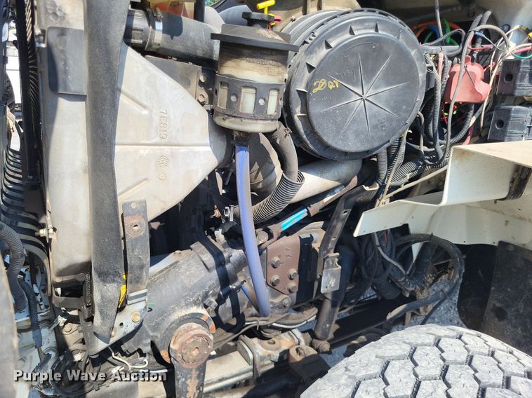 image for item LS9688 2008 International Work Star 7300  bucket truck