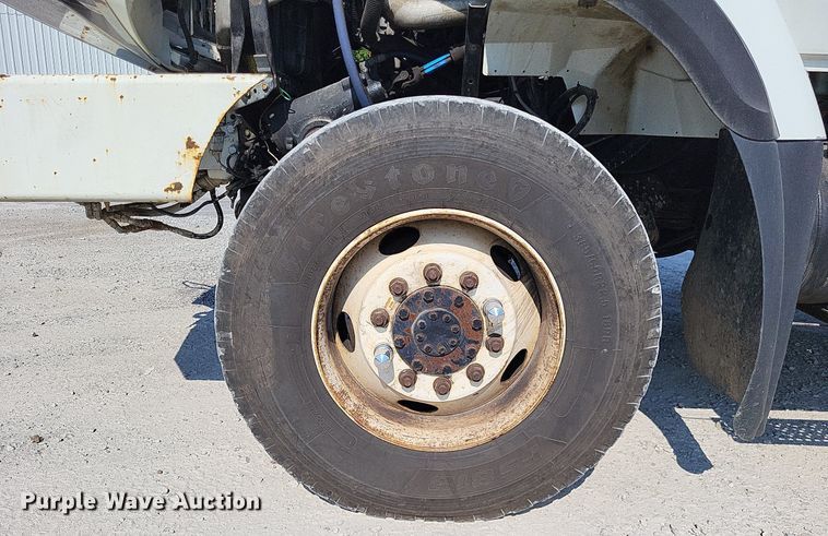 image for item LS9688 2008 International Work Star 7300  bucket truck