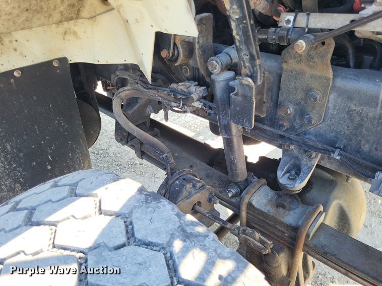 image for item LS9688 2008 International Work Star 7300  bucket truck