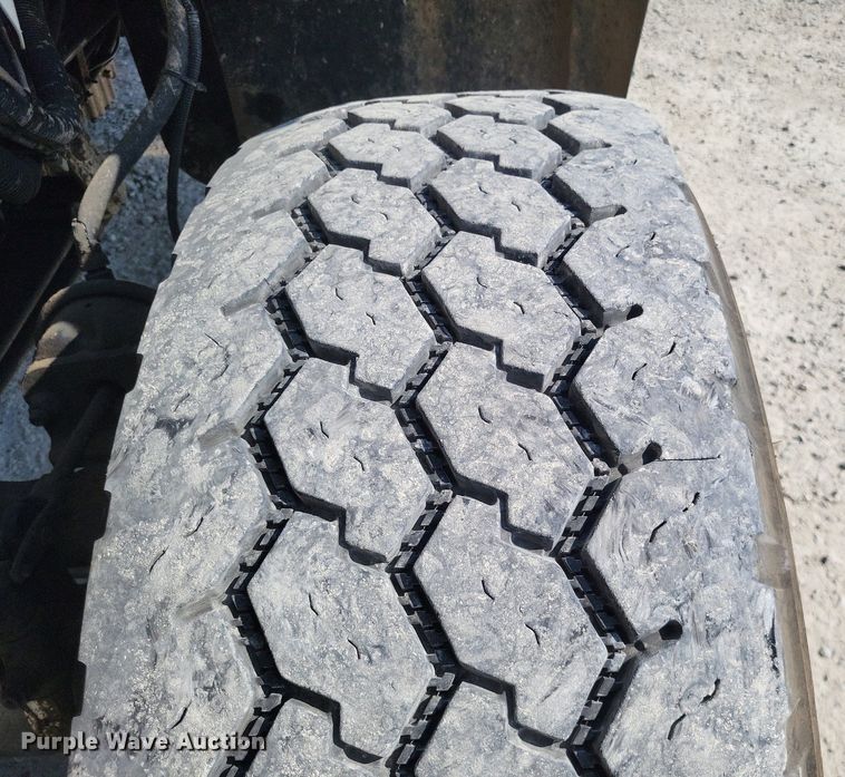 image for item LS9688 2008 International Work Star 7300  bucket truck