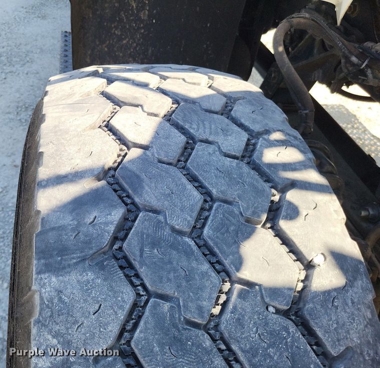 image for item LS9688 2008 International Work Star 7300  bucket truck