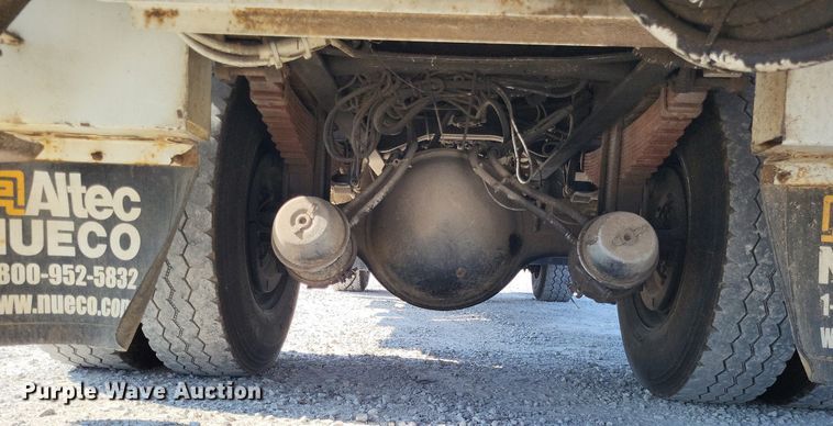 image for item LS9688 2008 International Work Star 7300  bucket truck