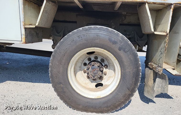 image for item LS9688 2008 International Work Star 7300  bucket truck