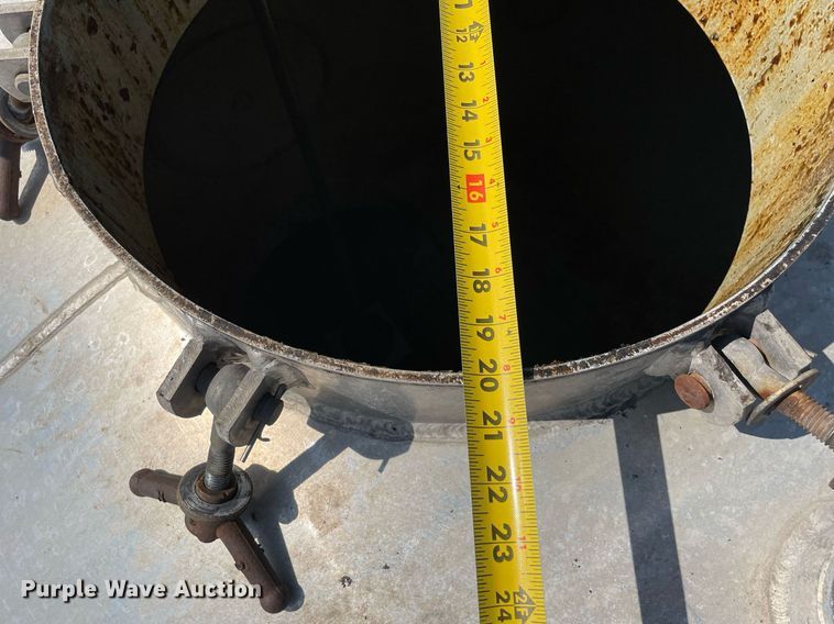 image for item LV9789 2016 International 7600  vacuum truck