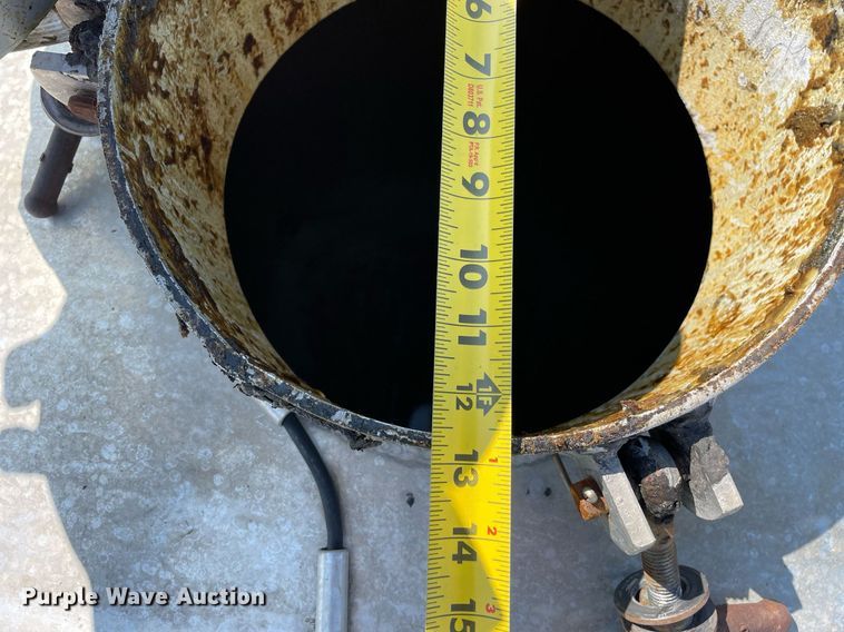 image for item LV9789 2016 International 7600  vacuum truck