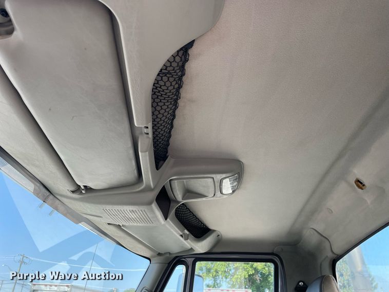 image for item LV9789 2016 International 7600  vacuum truck