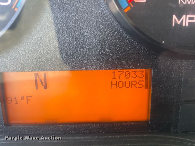 image for item LV9789 2016 International 7600  vacuum truck