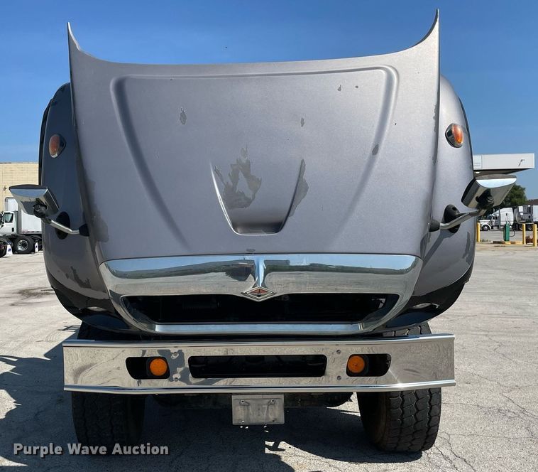 image for item LV9789 2016 International 7600  vacuum truck