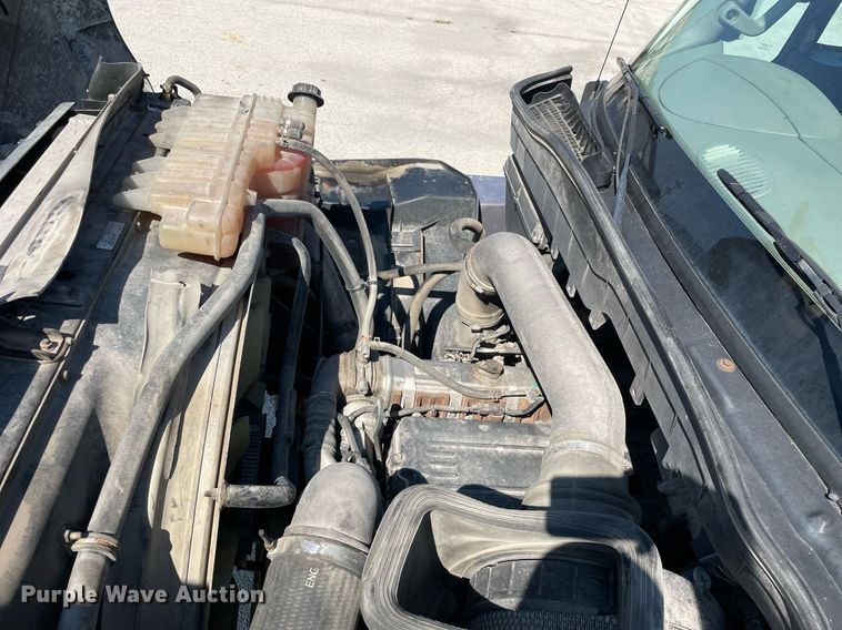 image for item LV9789 2016 International 7600  vacuum truck