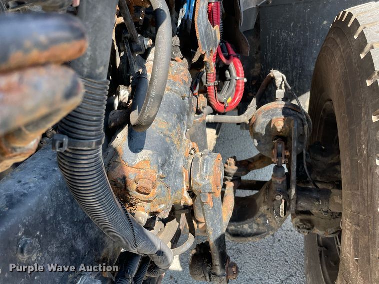 image for item LV9789 2016 International 7600  vacuum truck