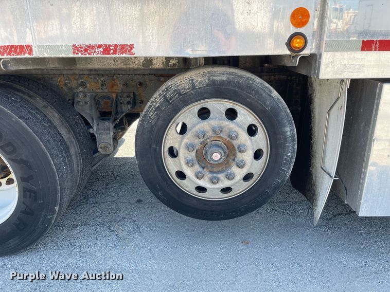 image for item LV9789 2016 International 7600  vacuum truck