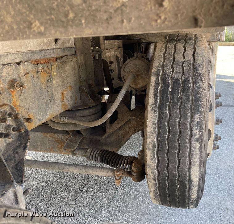 image for item LV9789 2016 International 7600  vacuum truck