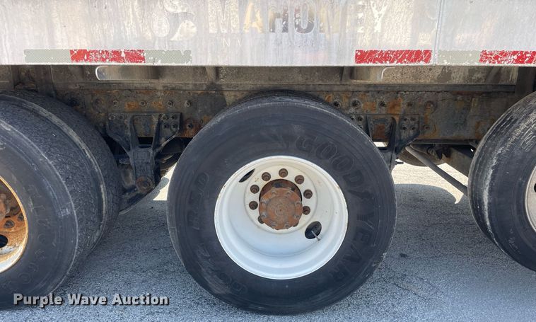 image for item LV9789 2016 International 7600  vacuum truck