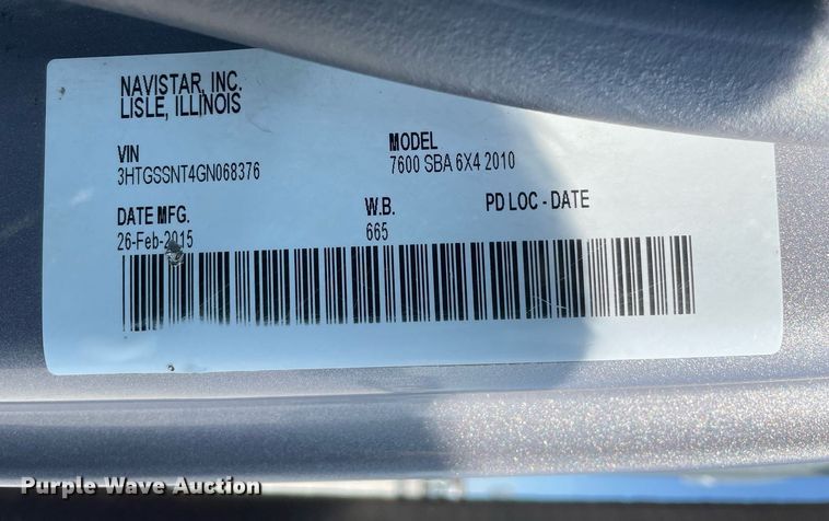 image for item LV9789 2016 International 7600  vacuum truck