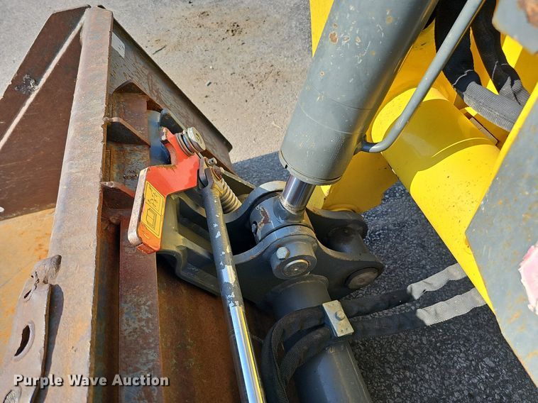 image for item MD9975 2015 Wacker Neuson SW24  skid steer loader