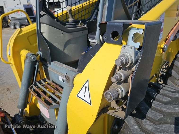image for item MD9975 2015 Wacker Neuson SW24  skid steer loader