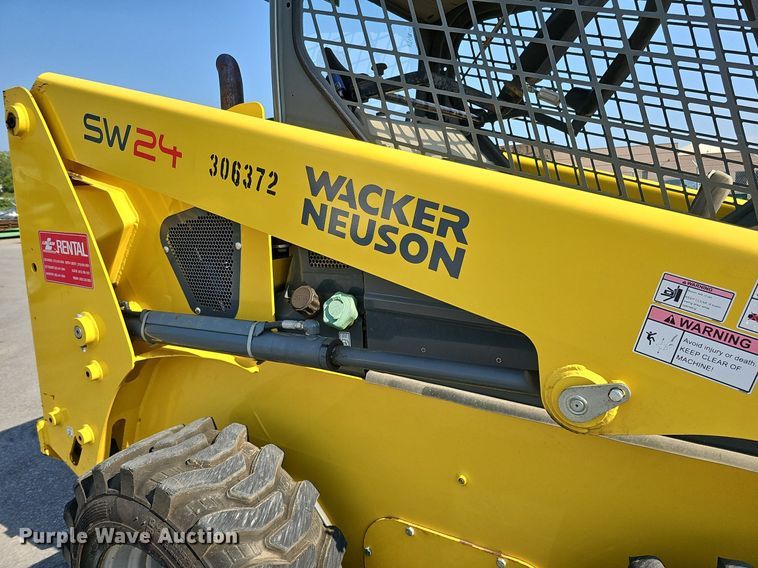 image for item MD9975 2015 Wacker Neuson SW24  skid steer loader