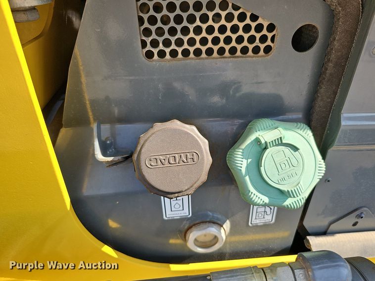 image for item MD9975 2015 Wacker Neuson SW24  skid steer loader