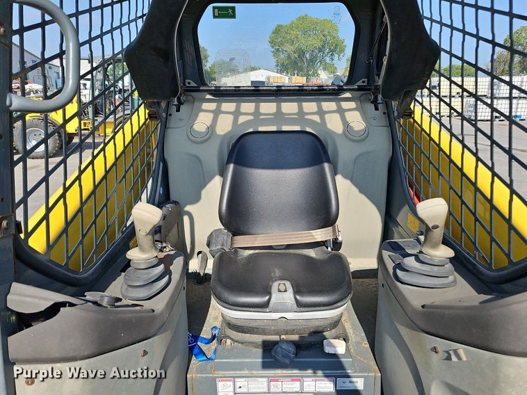 image for item MD9975 2015 Wacker Neuson SW24  skid steer loader