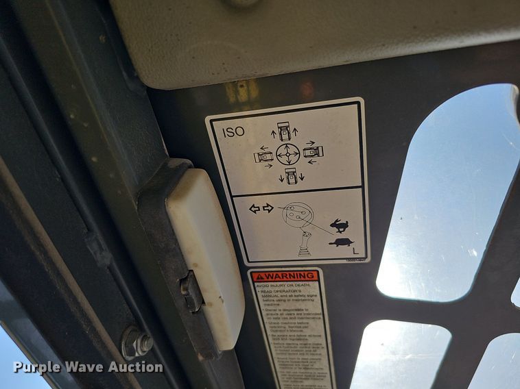 image for item MD9975 2015 Wacker Neuson SW24  skid steer loader