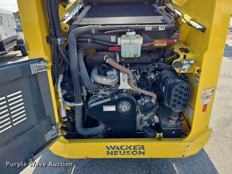 image for item MD9975 2015 Wacker Neuson SW24  skid steer loader