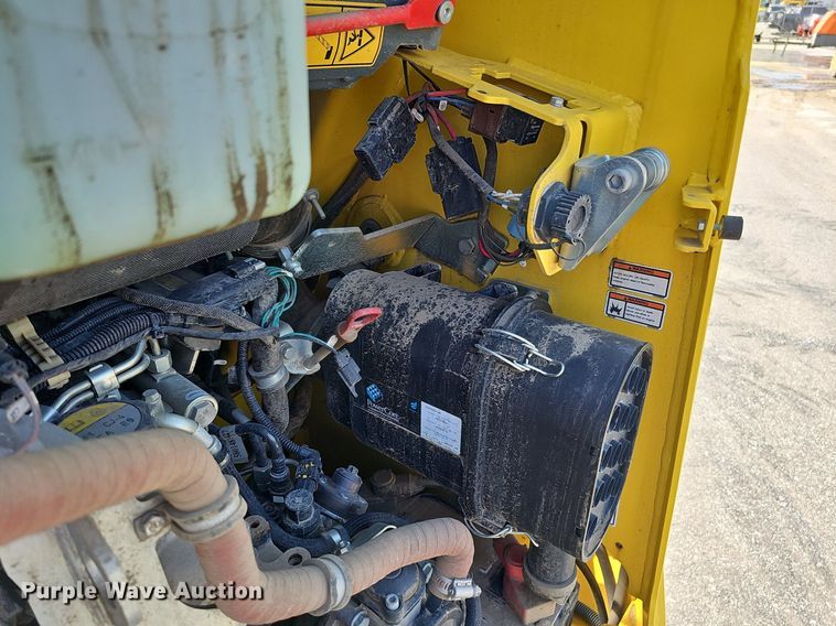 image for item MD9975 2015 Wacker Neuson SW24  skid steer loader