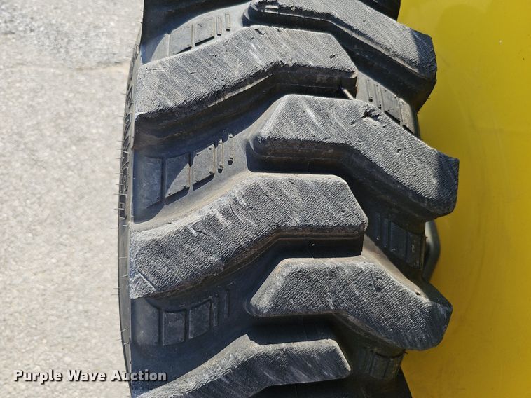 image for item MD9975 2015 Wacker Neuson SW24  skid steer loader