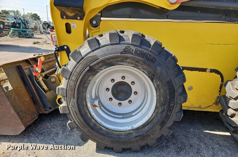 image for item MD9975 2015 Wacker Neuson SW24  skid steer loader