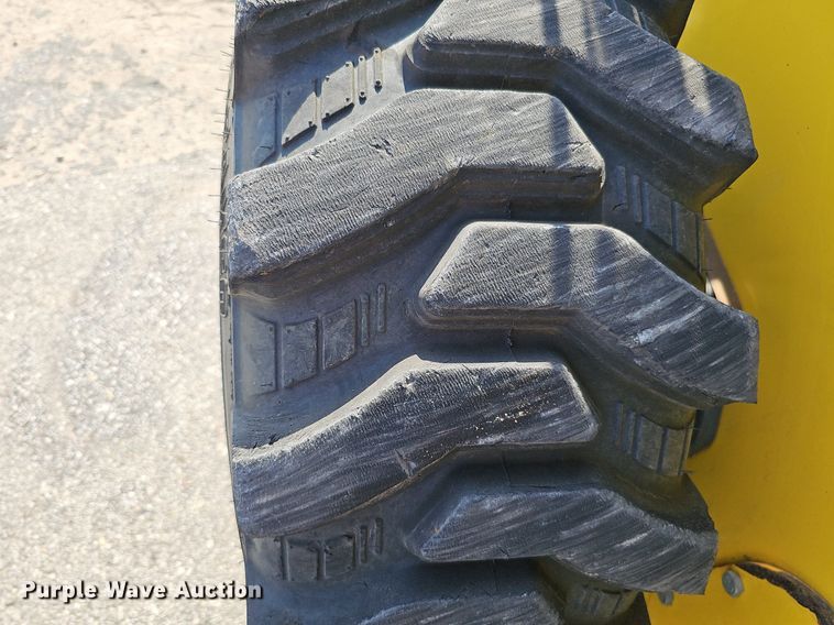 image for item MD9975 2015 Wacker Neuson SW24  skid steer loader