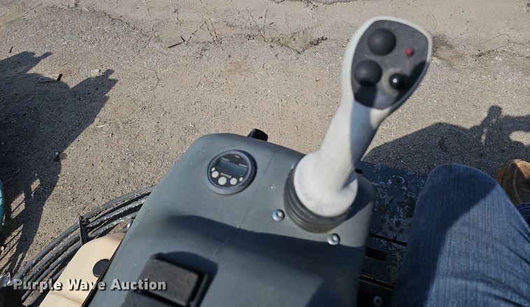 image for item MD9976 2016 Wacker Neuson CRT60-74L  power trowel