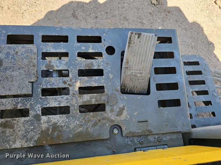 image for item MD9976 2016 Wacker Neuson CRT60-74L  power trowel