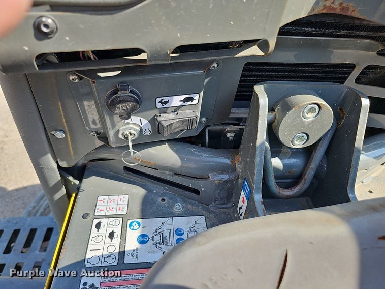 image for item MD9976 2016 Wacker Neuson CRT60-74L  power trowel