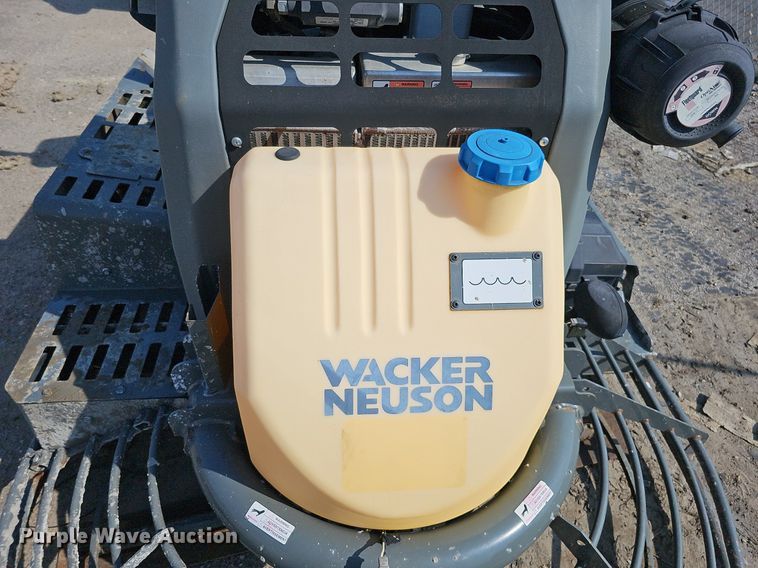 image for item MD9976 2016 Wacker Neuson CRT60-74L  power trowel