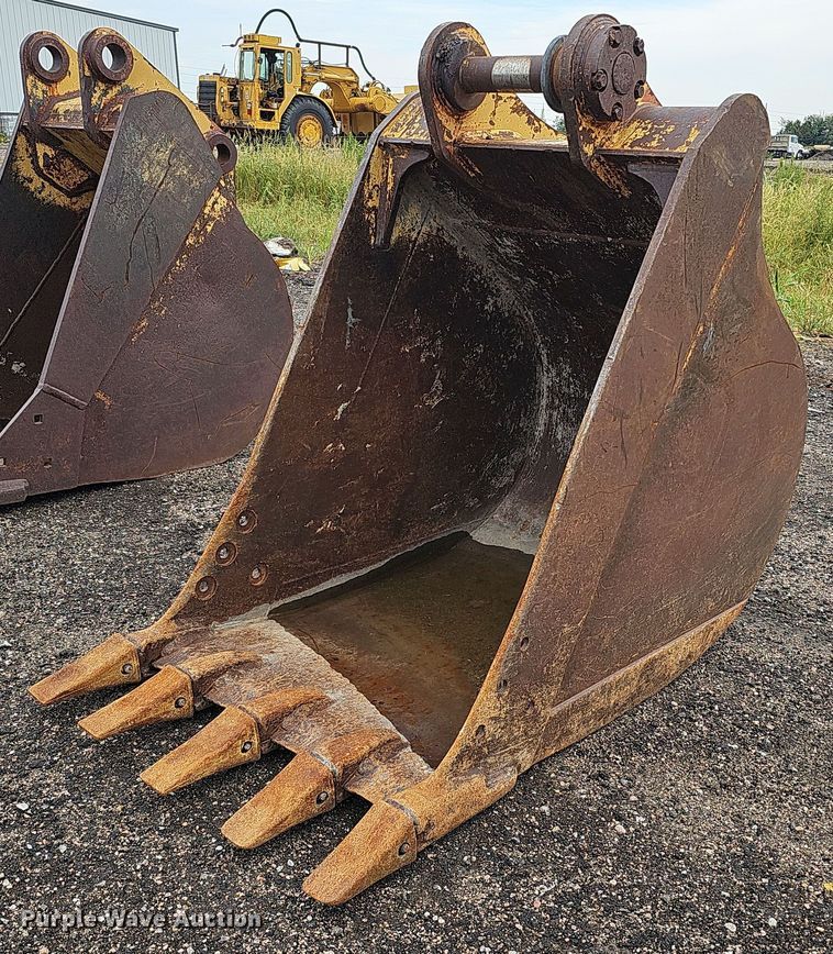 image for item MD9981 40" W excavator bucket
