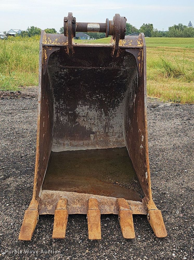 image for item MD9981 40" W excavator bucket