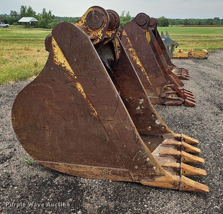 image for item MD9981 40" W excavator bucket