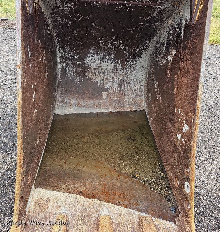 image for item MD9981 40" W excavator bucket