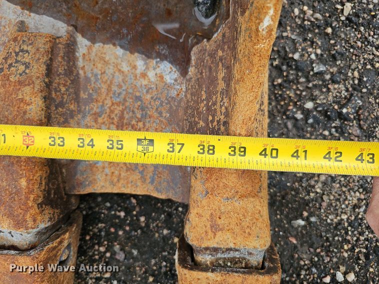 image for item MD9981 40" W excavator bucket