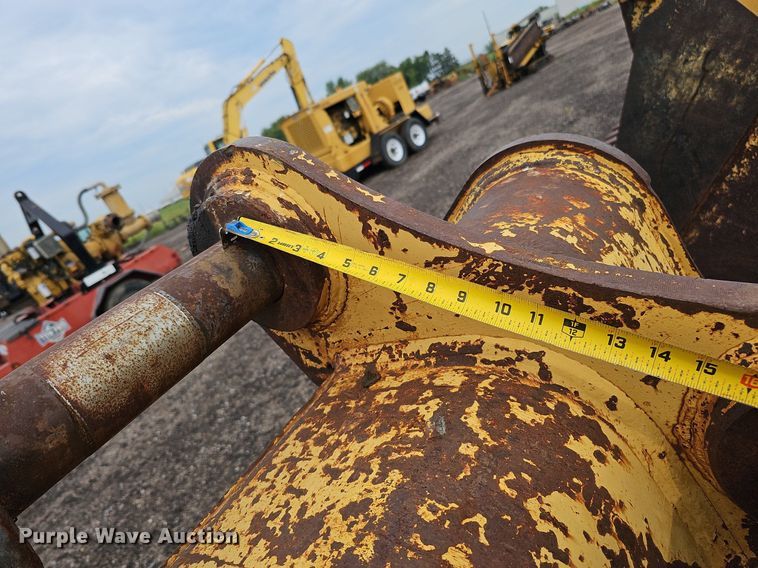 image for item MD9981 40" W excavator bucket