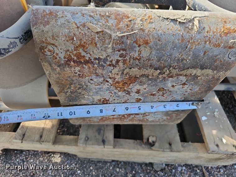 image for item MD9984 (4) plate compactors