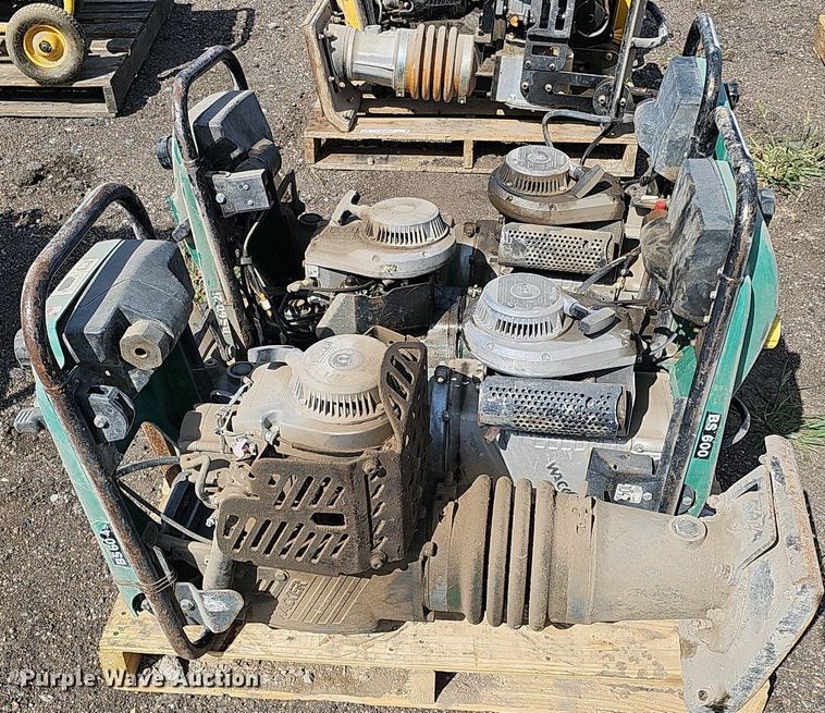 image for item MD9985 (4) Wacker Neuson plate compactors