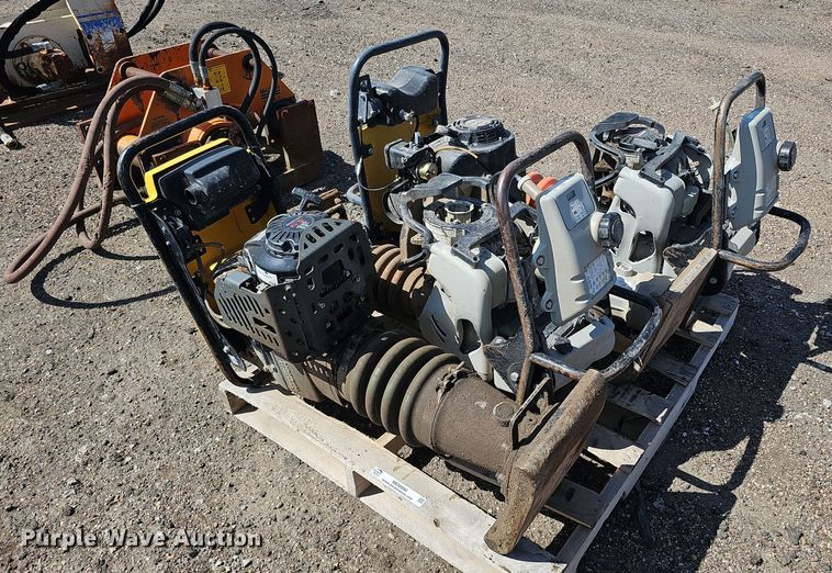 image for item MD9990 (4) plate compactors