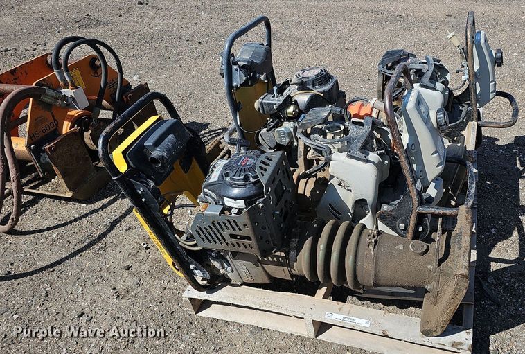 image for item MD9990 (4) plate compactors