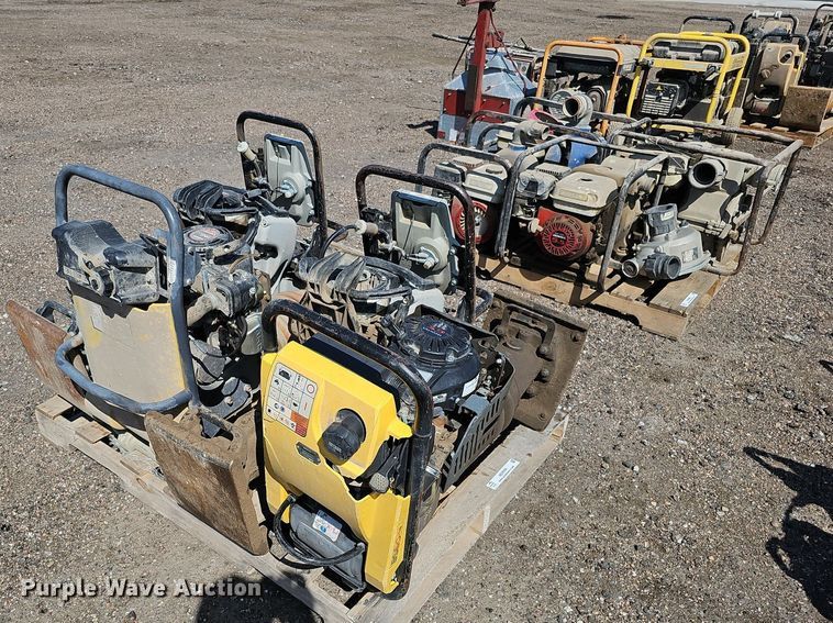 image for item MD9990 (4) plate compactors