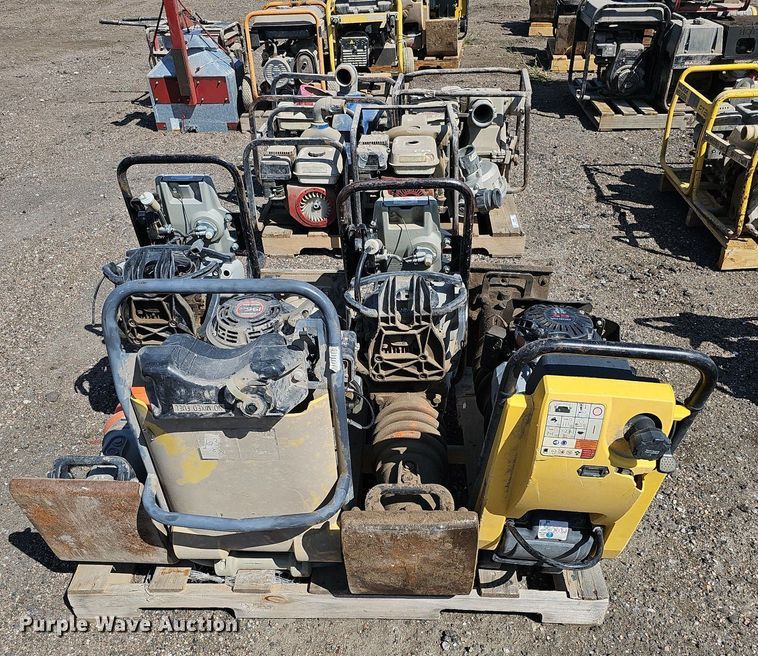 image for item MD9990 (4) plate compactors