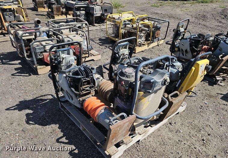 image for item MD9990 (4) plate compactors