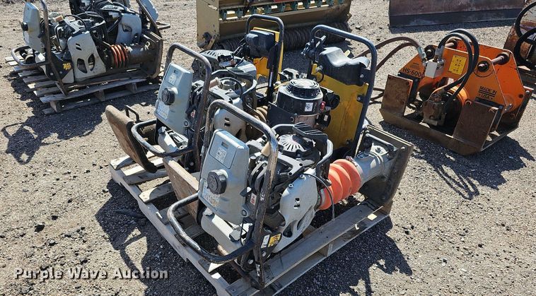 image for item MD9990 (4) plate compactors