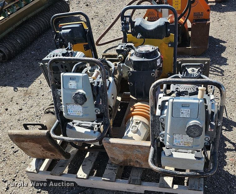 image for item MD9990 (4) plate compactors