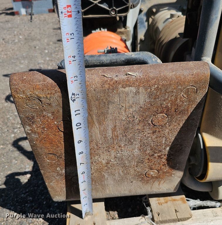 image for item MD9990 (4) plate compactors