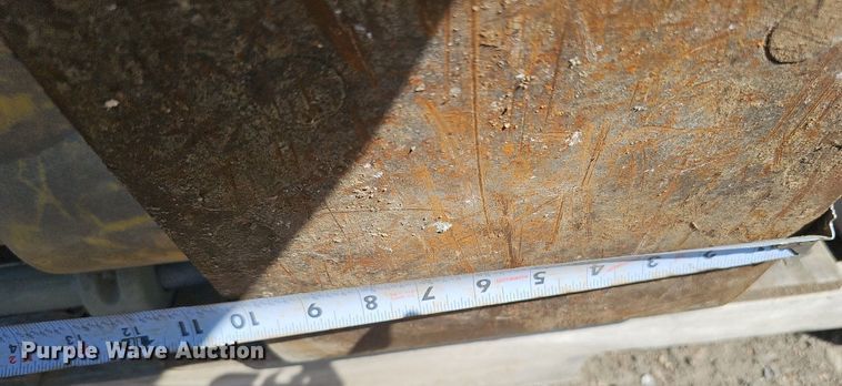 image for item MD9990 (4) plate compactors